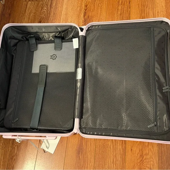 RIMOWA Essential Cabin in Ballerina Pink - Picture 6 of 16